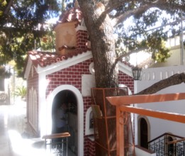 Paraclisul cu mormantul Paraclisul cu mormantul